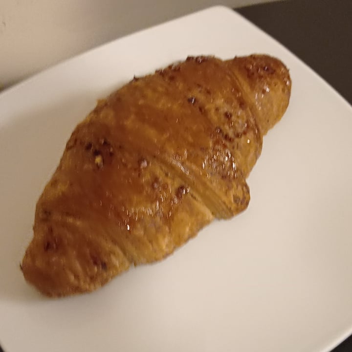 photo of CroisSants Croissant de melocotón shared by @moniqueta on  28 Apr 2024 - review
