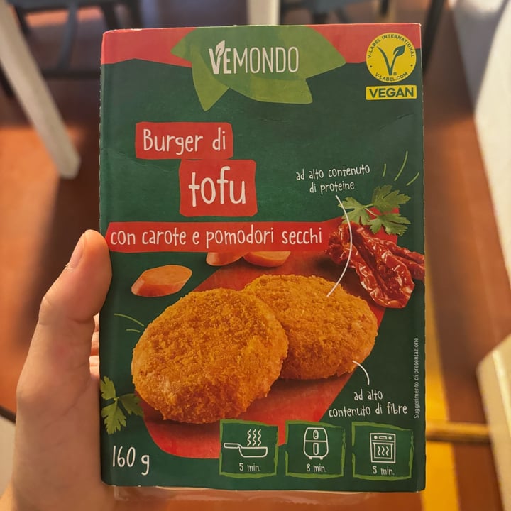 photo of Vemondo burger di tofu carote e pomodori secchi shared by @michbrhane on  14 Aug 2025 - review