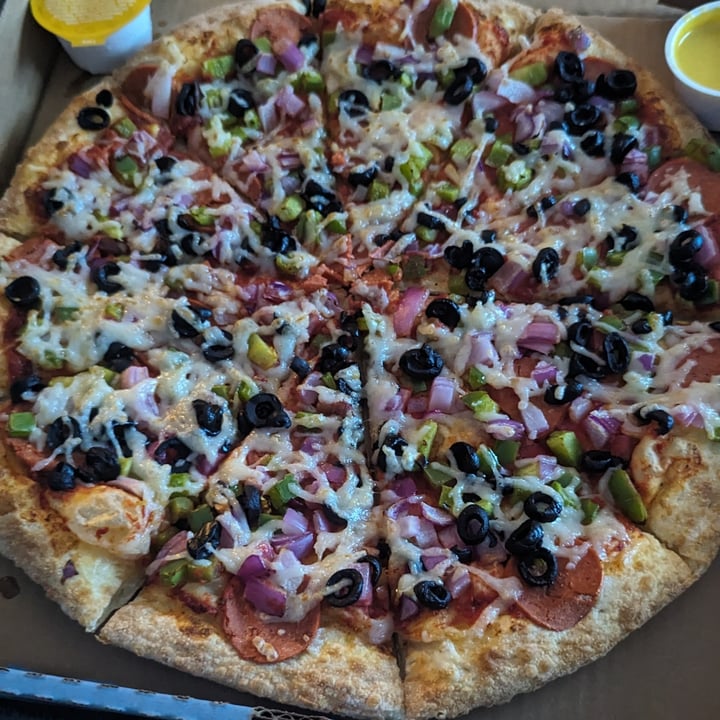 photo of Panago Pizza Vegan Deluxe Pizza shared by @john-veg93 on  07 Jun 2024 - review