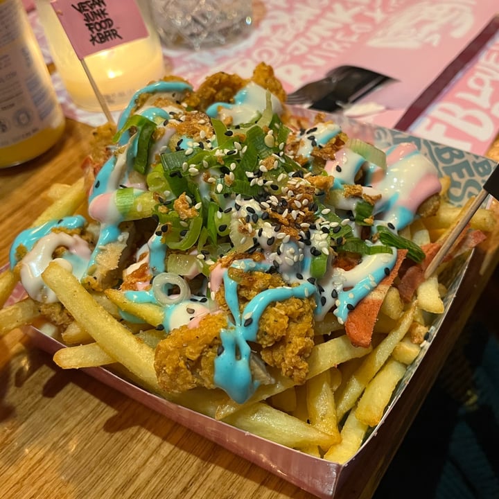 photo of Vegan junk food bar Rotterdam Iconic Rainbow shared by @alessiatal on  17 Nov 2023 - review