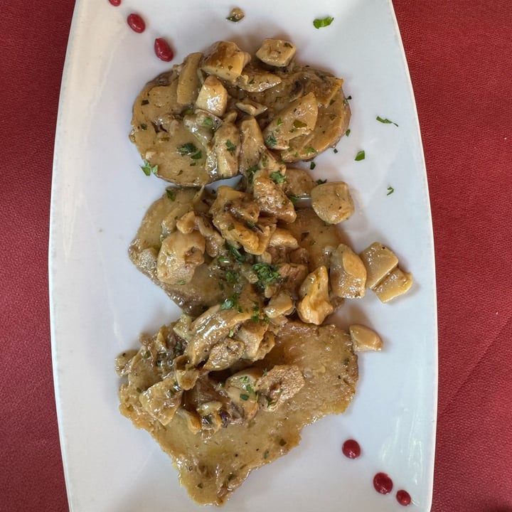 photo of Amaranto Ristorante Scaloppina ai porcini shared by @ommy on  27 May 2025 - review