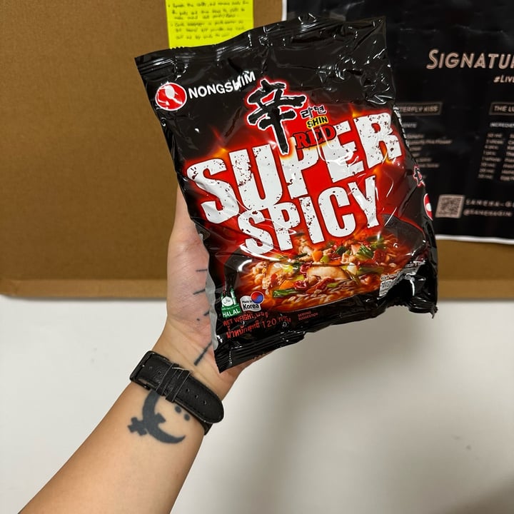 photo of NONGSHIM (농심) Shin Red Super Spicy Ramen Noodles shared by @dafnelately on  15 Dec 2024 - review