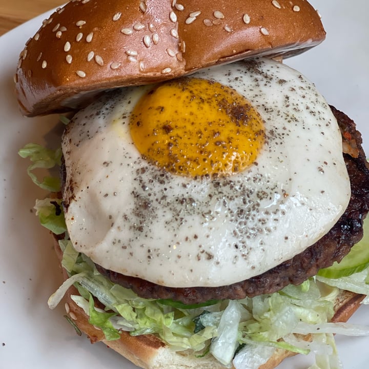 photo of Veggie Grill yo egg kimchi burger shared by @veganshugah on  21 Aug 2023 - review