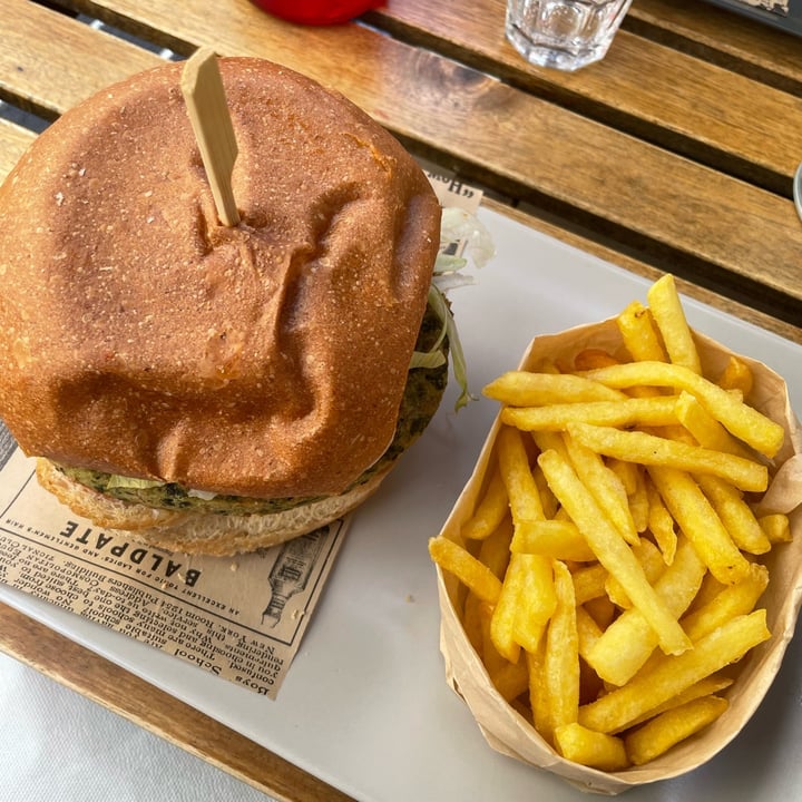 photo of Hambre Burger Vegeta shared by @hachi on  06 Sep 2024 - review