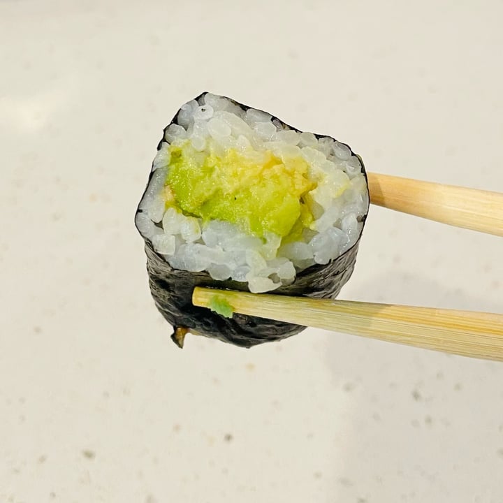 photo of Tensuke Market and Food Court avocado roll shared by @tamiapple on  25 May 2025 - review