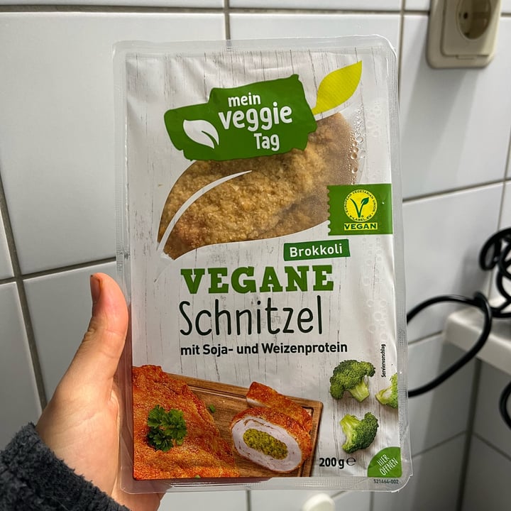photo of Mein Veggie Tag Vegane Schnitzel Brokkoli shared by @giuliazecchini on  09 Nov 2023 - review