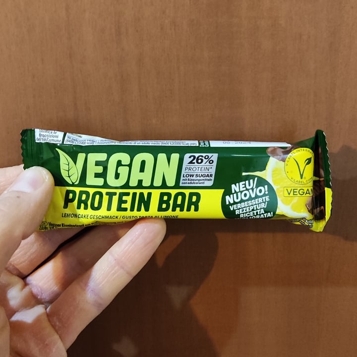 photo of Vegan Protein Bar  gusto torta Limone shared by @vluca on  19 Mar 2024 - review