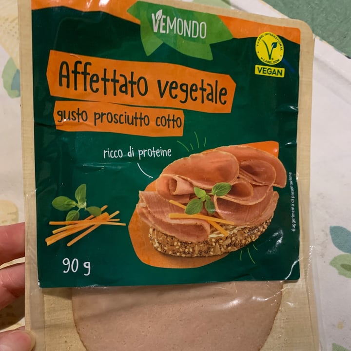 photo of Vemondo Affettato Vegetale Gusto Prosciutto Cotto shared by @vitti on  25 Aug 2025 - review