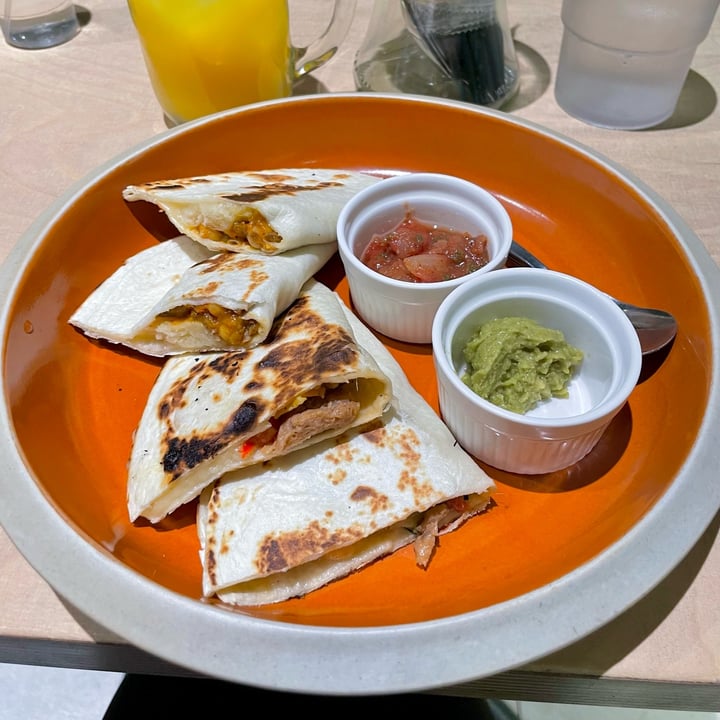 photo of Vegan Bistro Jangara Vegan Quesadillas shared by @goodgreens on  19 Jan 2025 - review