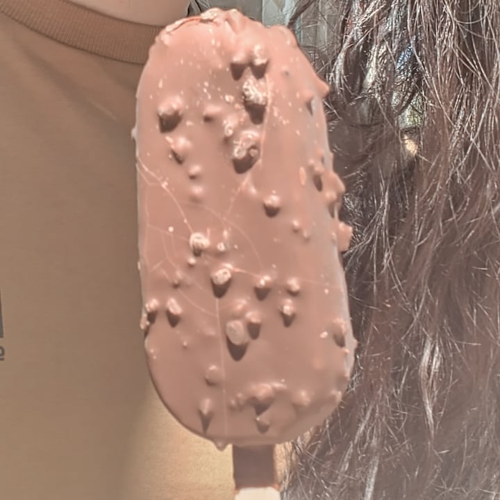 photo of Magnum Chill Blueberry Cookie shared by @lauraem on  09 May 2024 - review