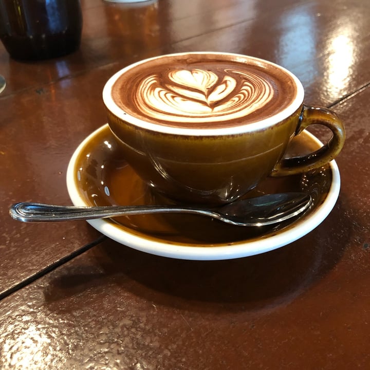 photo of Common Man Coffee Roasters Hot Chocolate with Soy Milk shared by @aishahalattas on  01 May 2024 - review