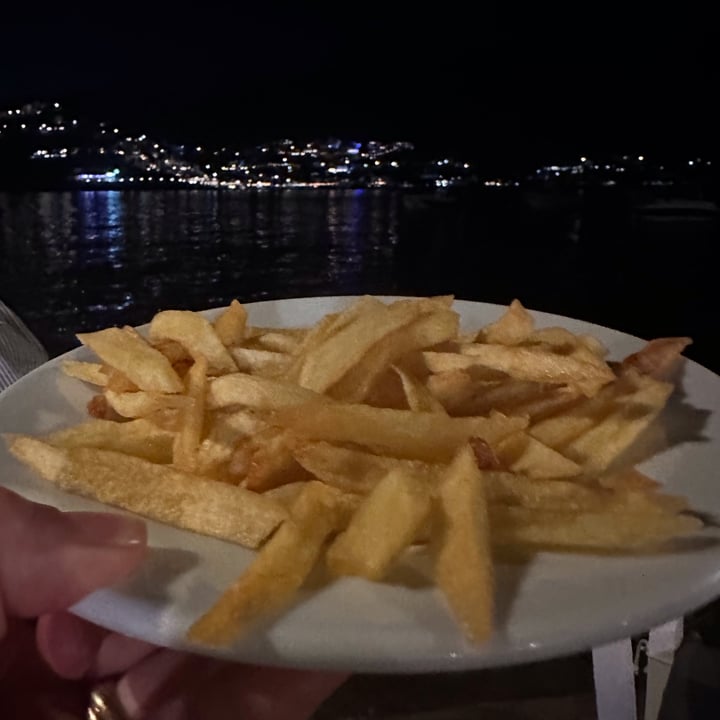 photo of Drakos Tavern french fries shared by @saradiv on  08 Sep 2023 - review