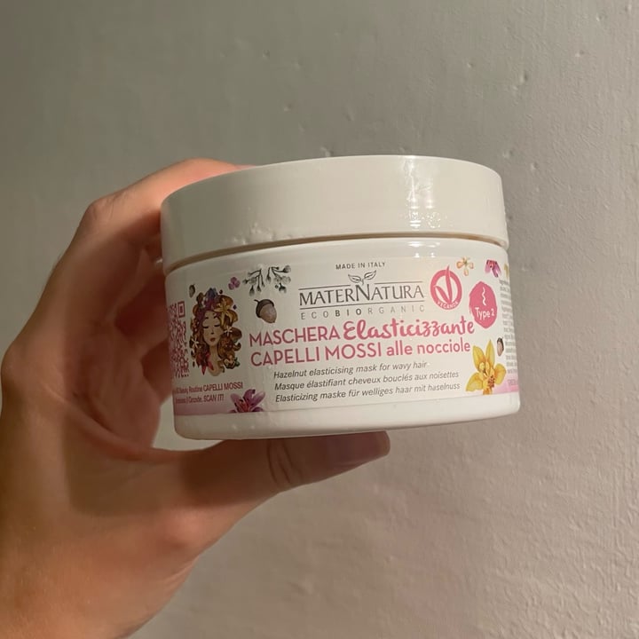 photo of MaterNatura Maschera Elasticizzante Capelli Mossi shared by @ludovicaaa on  16 Oct 2023 - review