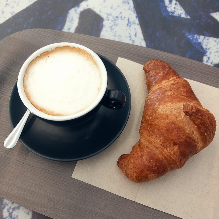 photo of Relaxation & Coffee Cornetto All'albicocca shared by @ilenia on  27 Apr 2024 - review