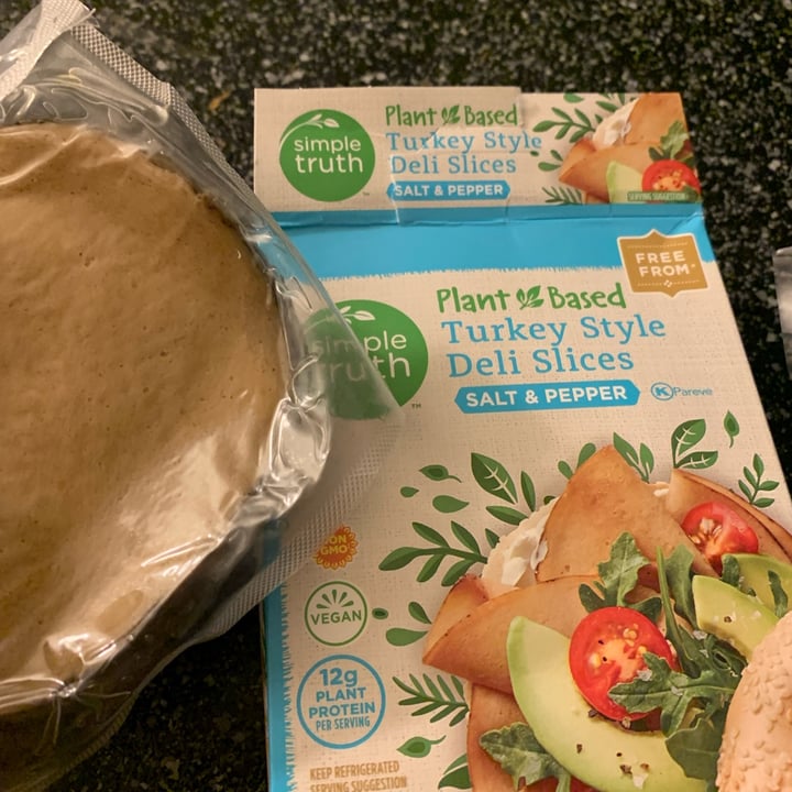 photo of Simple Truth plant based turkey style deli slices shared by @yoatzin on  25 Nov 2023 - review