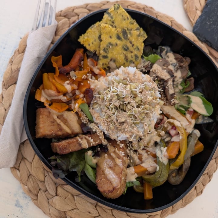 photo of Holy Beach Thai Bowl shared by @veganredvelvet on  10 Oct 2025 - review