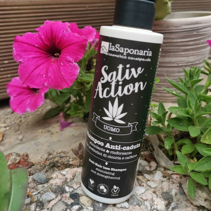 photo of La Saponaria shampoo Sativ Action uomo shared by @kekolove72 on  29 Apr 2024 - review