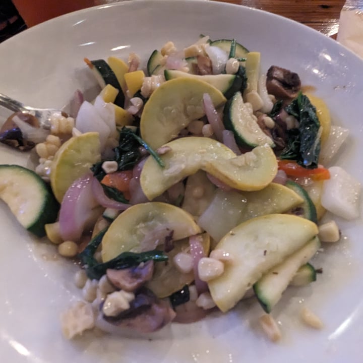 photo of Smokehouse on Main Sauteed Veggie Bowl shared by @kristikrum on  15 May 2024 - review