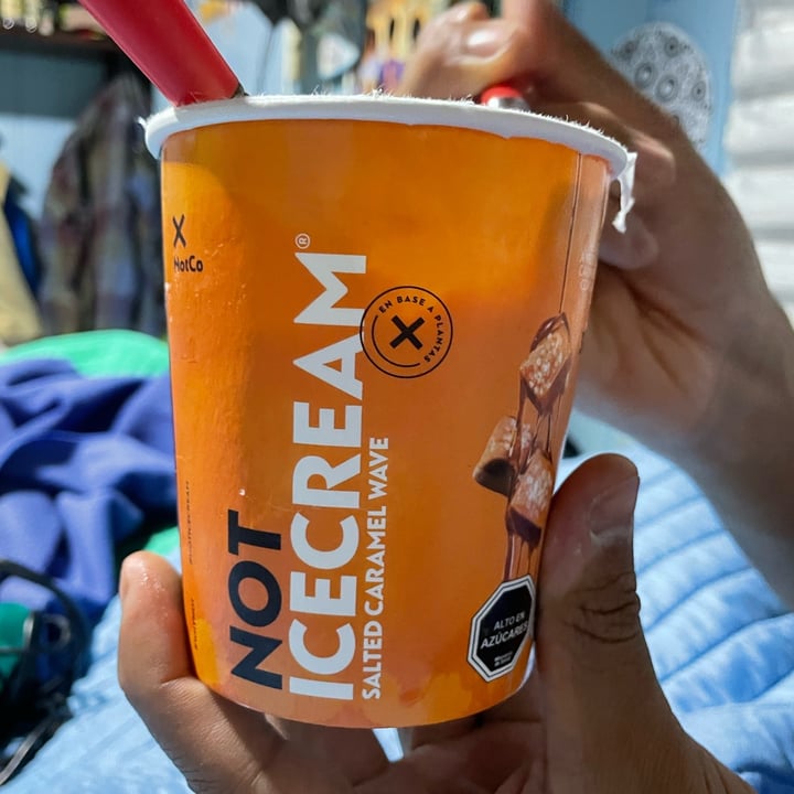 photo of NotCo Helado Salted Caramel Wave shared by @akuamarine on  19 Mar 2024 - review