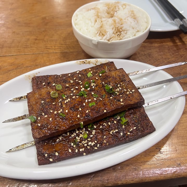 photo of Ren he xing Brocheta de tofu asado shared by @vegancum on  25 Feb 2025 - review