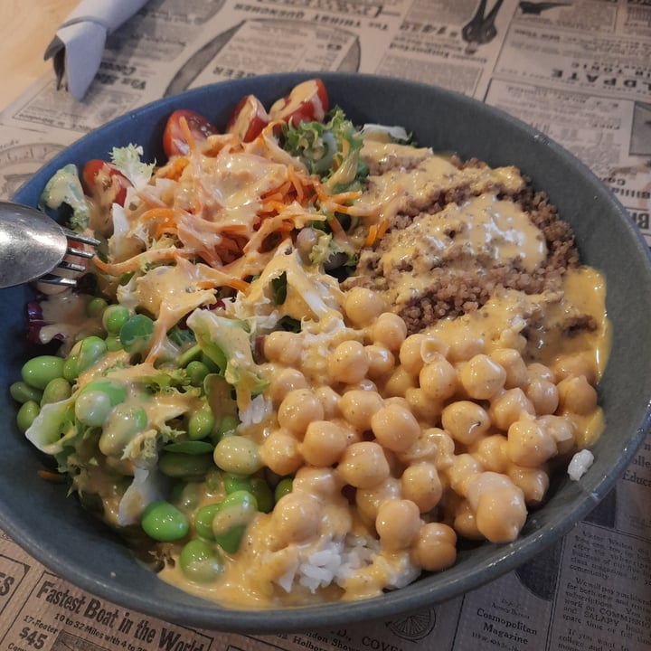 photo of Los Tres Barriles Sanissimo bowl vegano shared by @oihana on  07 Sep 2023 - review