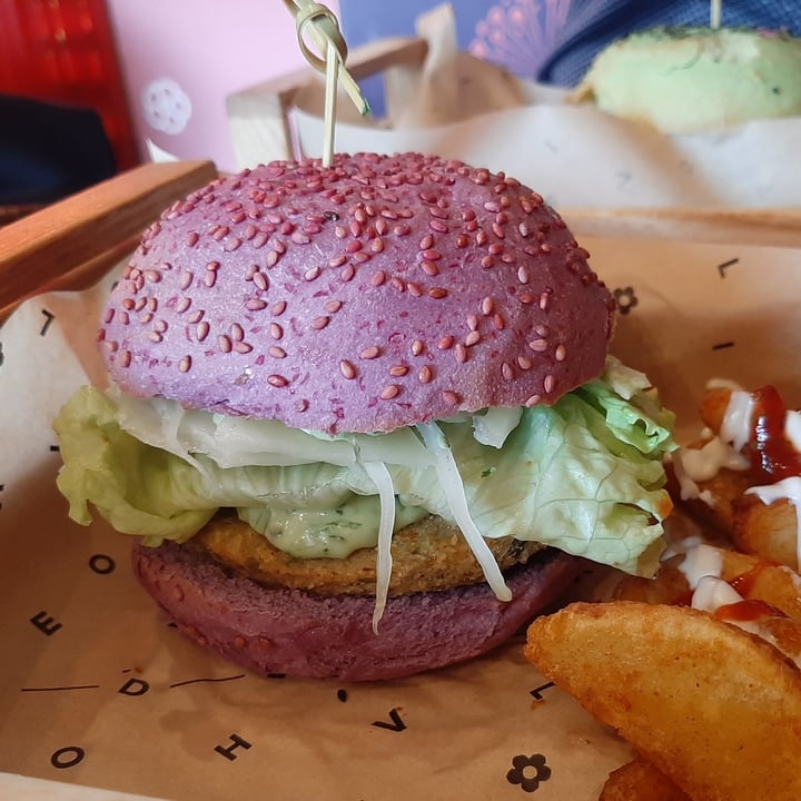 photo of Flower Burger Bloom Burger shared by @franci00 on  18 Mar 2024 - review