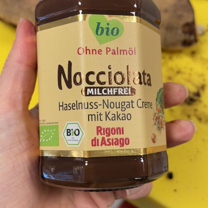 photo of Rigoni di Asiago Nocciolata - crema al cacao e nocciole senza latte shared by @alcatzonexglianimali on  12 Apr 2024 - review
