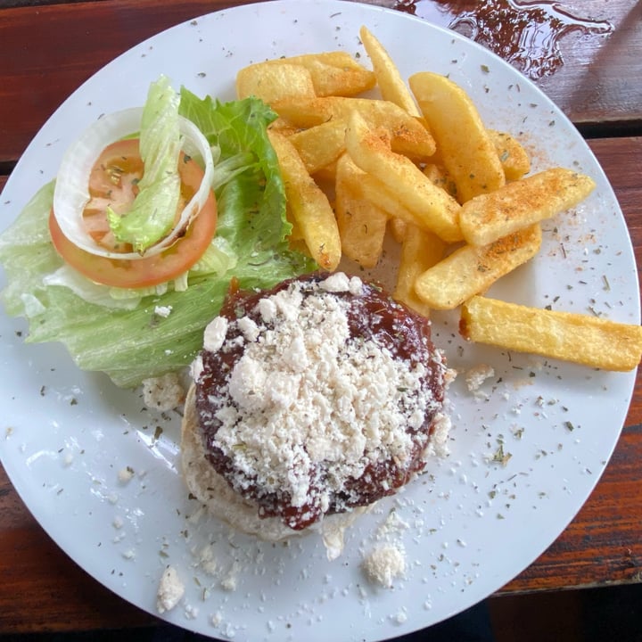 photo of Fisherman's Garden cheese burger shared by @marcytheresa on  28 Apr 2024 - review