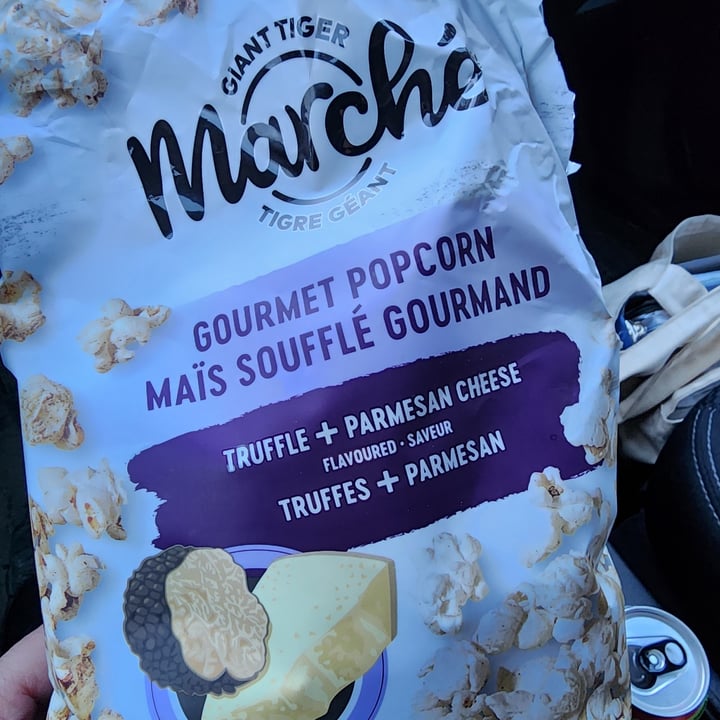 photo of Giant Tiger Marché Gourmet Popcorn shared by @veganelduderino on  20 Apr 2024 - review
