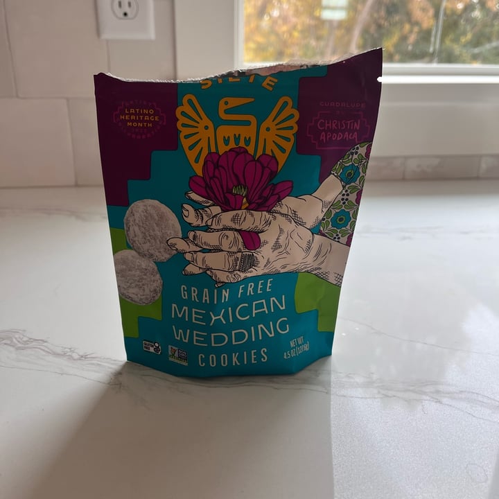 photo of Siete Family Foods Grain Free Cookies Mexican Wedding shared by @betterme17 on  25 Oct 2023 - review