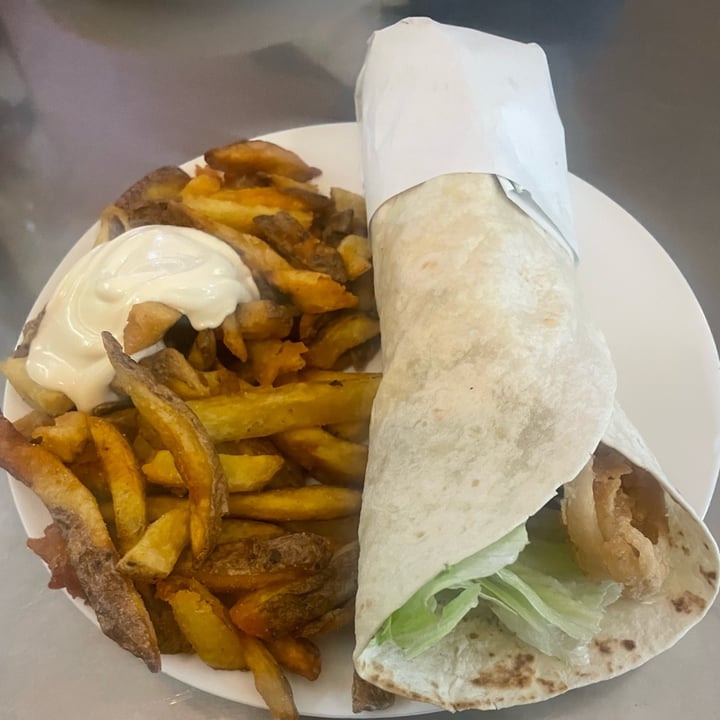 photo of Yoyo Foodworld Calamari Wrap shared by @curtistheweirdcat on  30 Mar 2024 - review