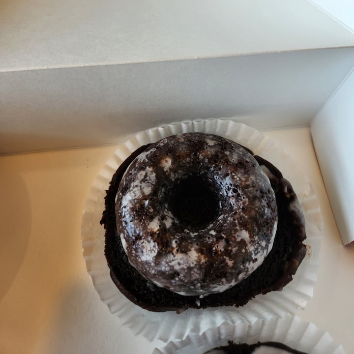 photo of Red Eye Cafe and Donuts Chocolate Walnut Donut shared by @cassidyd on  05 Sep 2024 - review