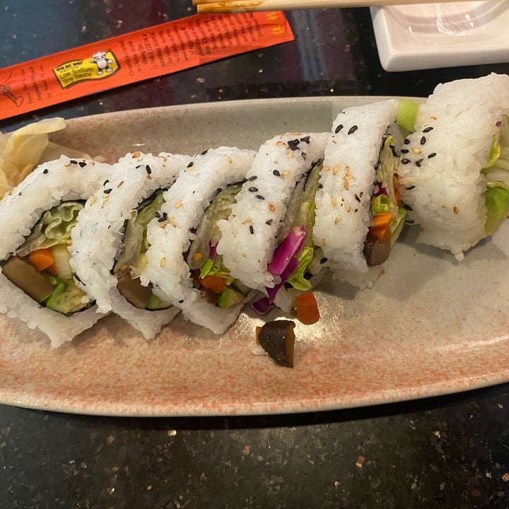 photo of Shiki Of Mocksville veggie roll shared by @friendlyvegan on  29 Sep 2024 - review