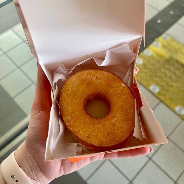 photo of Dunkin' Brugge Station Original Glazed shared by @jeanne-marie on  02 Jul 2024 - review