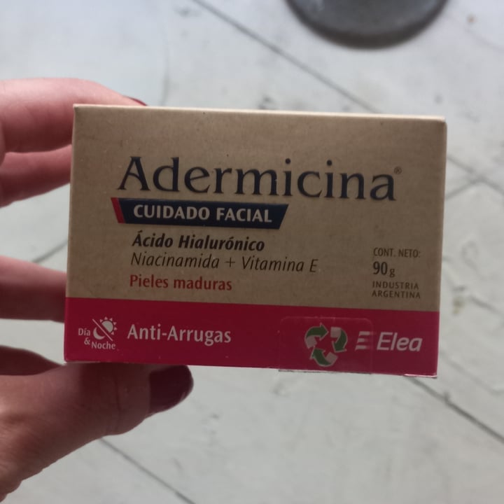 photo of adermicina Crema cuidado facial anti-arrugas shared by @vforvegan on  02 Dec 2024 - review