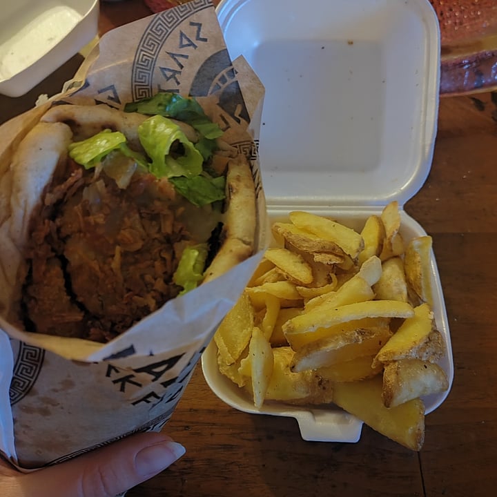 photo of SPARTA greek food Menù Con Pita Vegetariana shared by @elevegansoul on  06 May 2024 - review