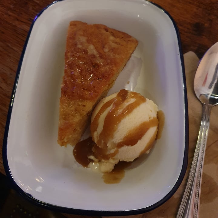 photo of Cosmic Kitchen Orange Drizzle Cake shared by @laurenmitchell on  12 Mar 2024 - review