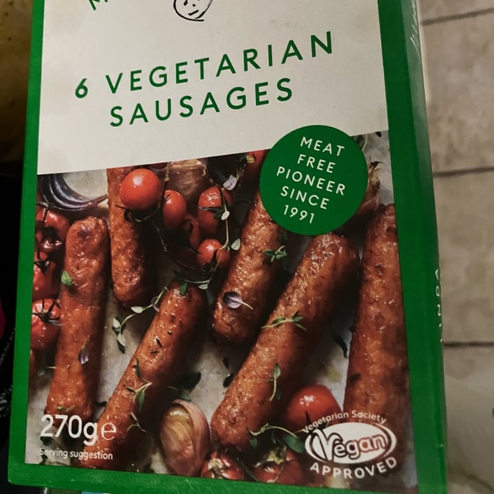 photo of Linda McCartney's 6 Vegetarian Sausages shared by @hoiks on  07 Apr 2024 - review