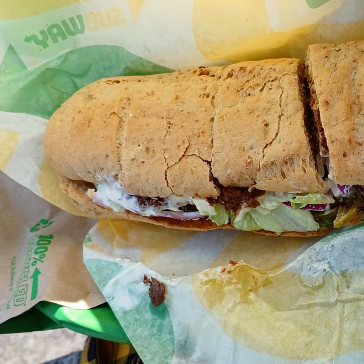 photo of Subway Vegan Subway Sandwich (with Vegan 'Steak' and Vegan 'Cheeze') shared by @travellingweasels on  09 Sep 2023 - review