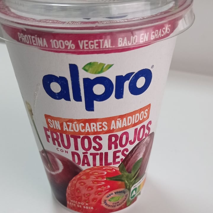 photo of Alpro Yogur Frutos rojos con dátiles sin azúcar añadido shared by @nuriawashungry on  19 Apr 2024 - review