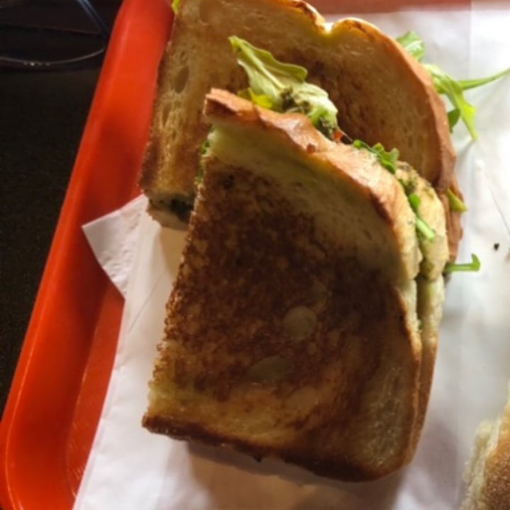 photo of The Burnt Tongue Full Roasted Tomato and Jalapeno Pesto Sandwich shared by @sueprozak on  17 Jun 2024 - review