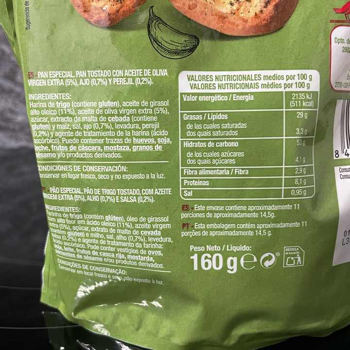 photo of Auchan Panecillos tostados con ajo y perejil shared by @veronicx on  21 Mar 2024 - review