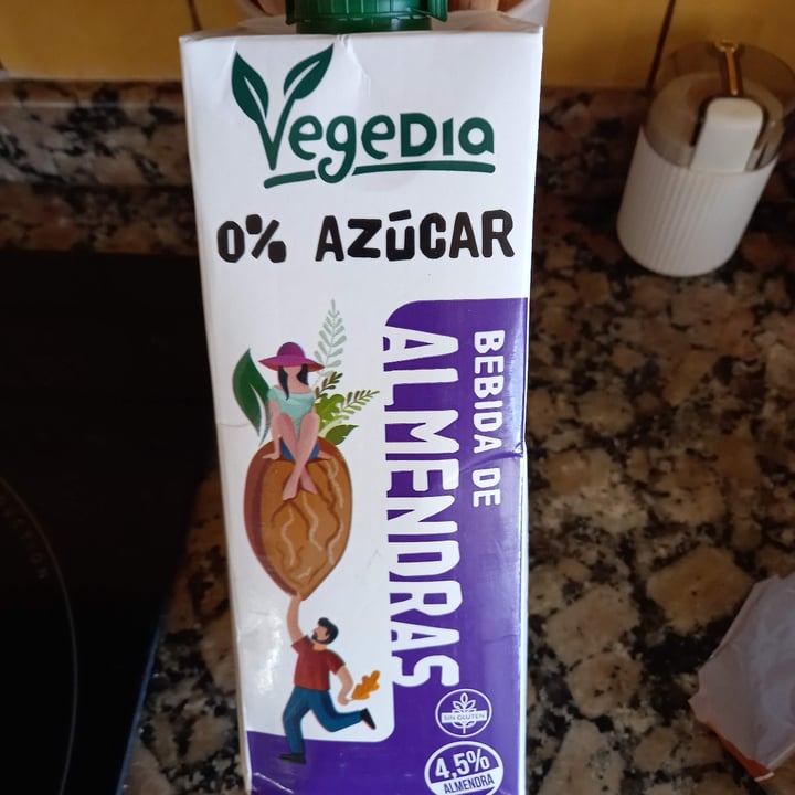 photo of Vegedia Bebida De Almendras 0% Azúcar shared by @maryni on  15 Apr 2024 - review