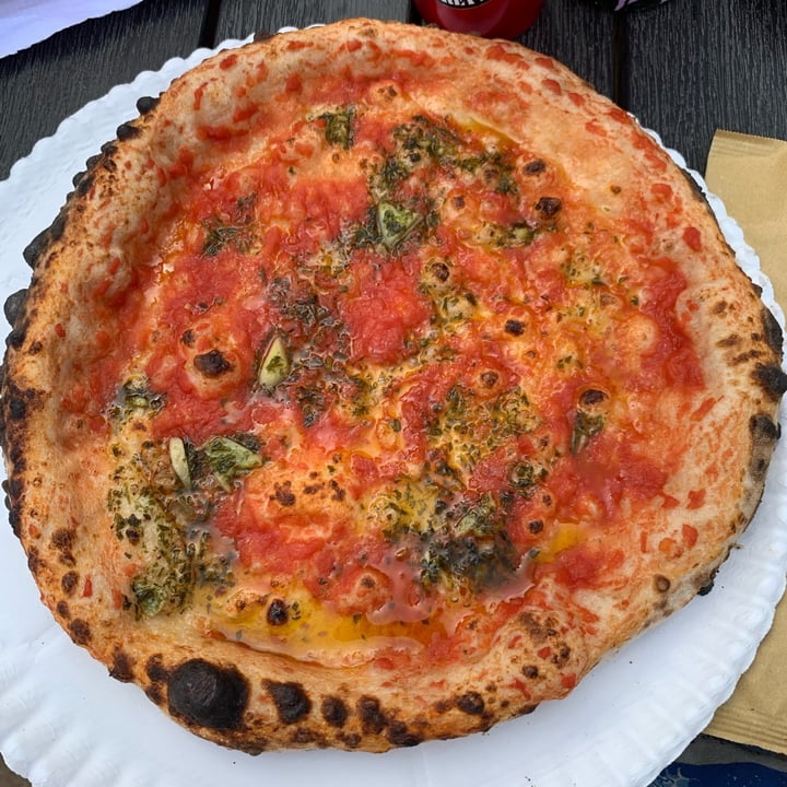 photo of Area Youth Edoné pizza aglio, olio e peperoncino shared by @emmapecci on  22 Sep 2023 - review