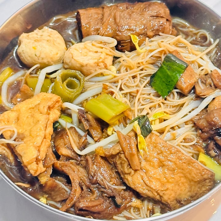 photo of So Vegan โซวีแกน Stewed Mushroom Noodles shared by @echoo on  28 Jun 2025 - review