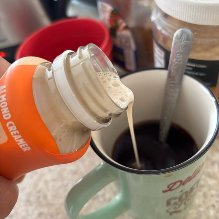 photo of Califia Farms Almondmilk Creamer Hazelnut shared by @veganads on  07 Mar 2025 - review