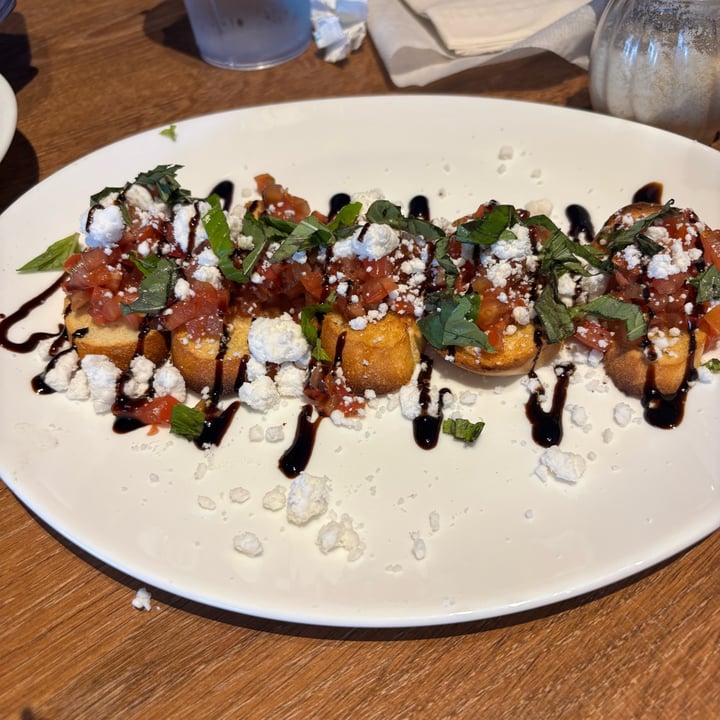 photo of Mellow Mushroom Sandy Springs Bruschetta shared by @danceandeatplants on  21 Jul 2025 - review