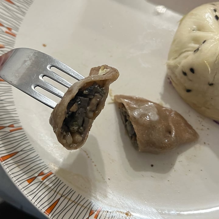 photo of KOI Dumplings Dumpling de hongos shared by @gaby-miss-x on  21 Oct 2023 - review