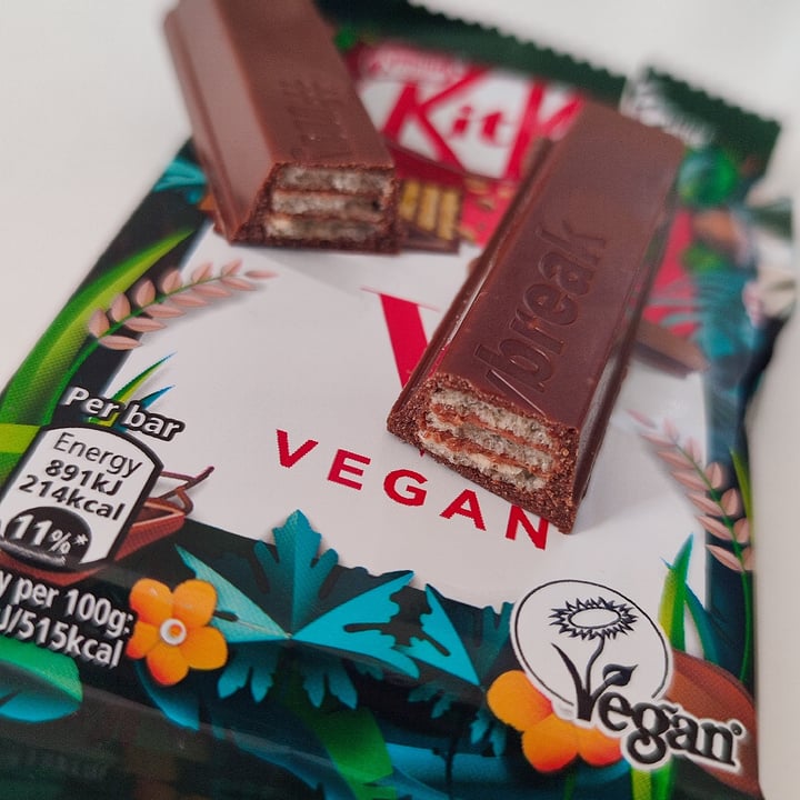 photo of Nestlé Kitkat Vegan shared by @veggievallde on  26 Sep 2023 - review