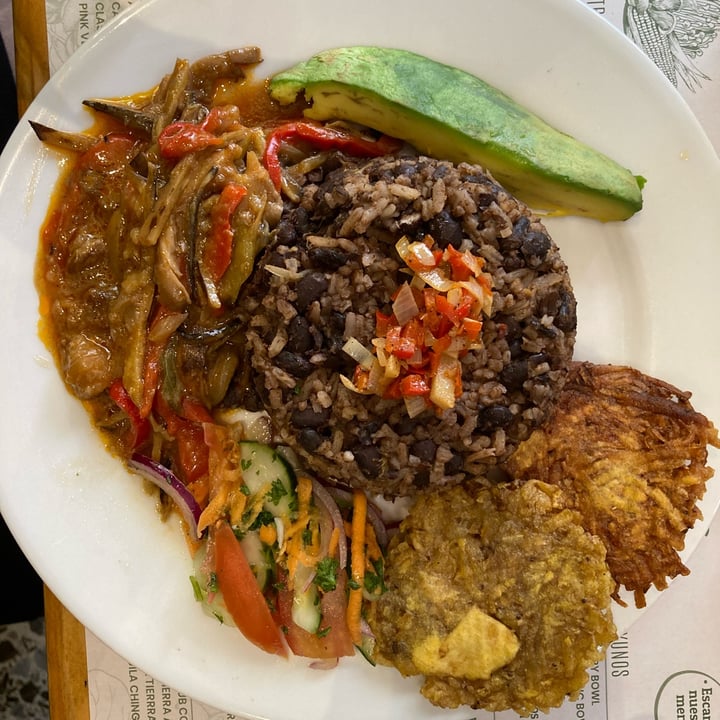 photo of Veggie Beans and Shakes Menú del día shared by @lalyveg on  21 Jun 2024 - review